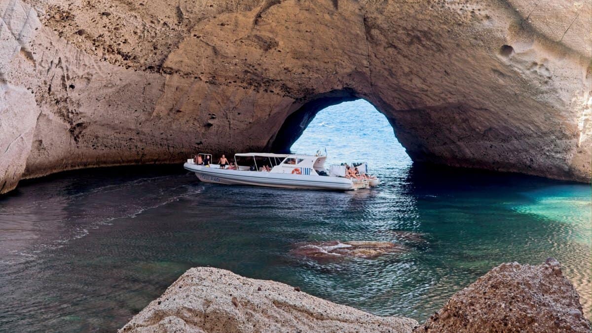 Sykia Cave, Milos