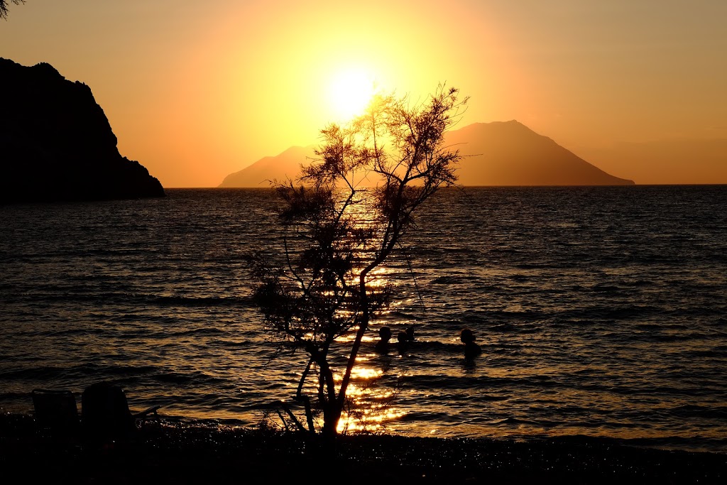 Plathenia Beach Sunset, Milos
