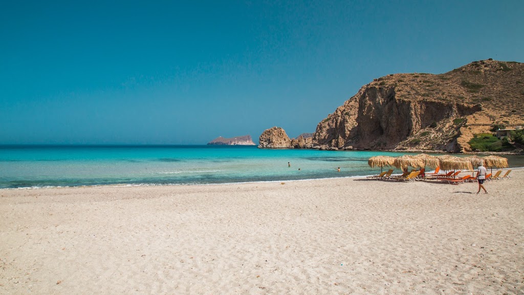 Plathiena Beach, Milos