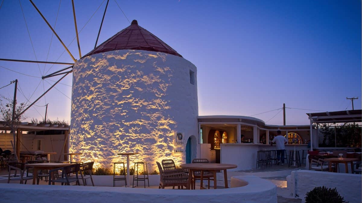 The windmill at Mylos Bar Koufonisia at dusk