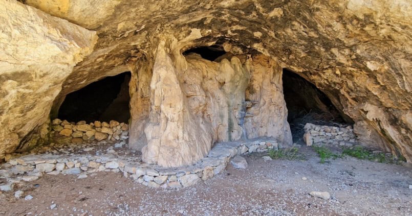 Polyphemus Cave Iraklia